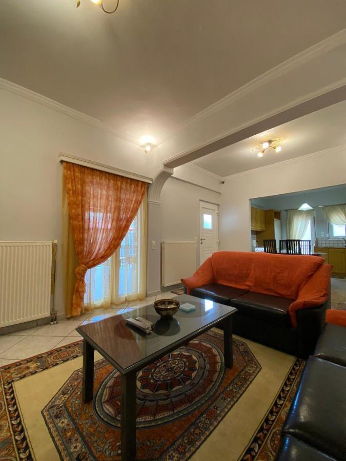 Ferienwohnung Sitara'S House Karpenísion Exterior foto
