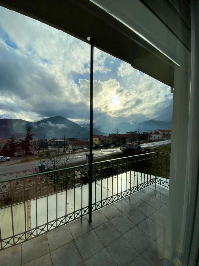 Ferienwohnung Sitara'S House Karpenísion Exterior foto
